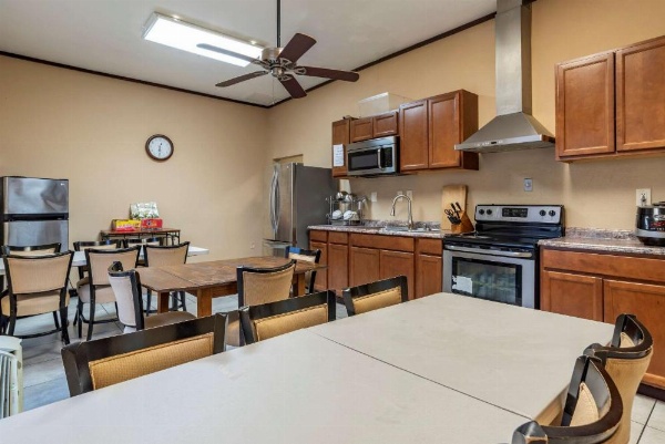 Comfort Suites Airport South image 15