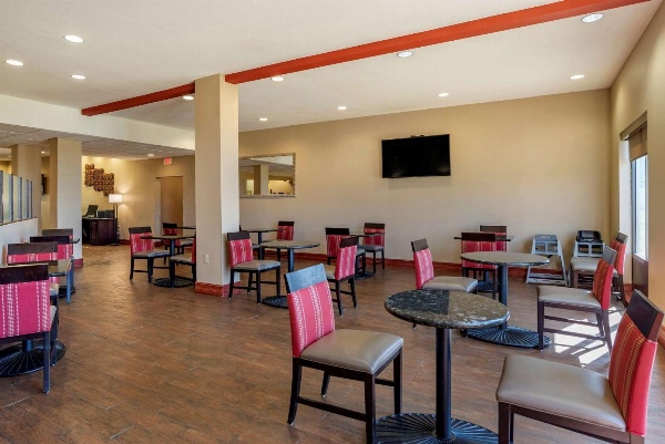 Comfort Suites Airport South image 2